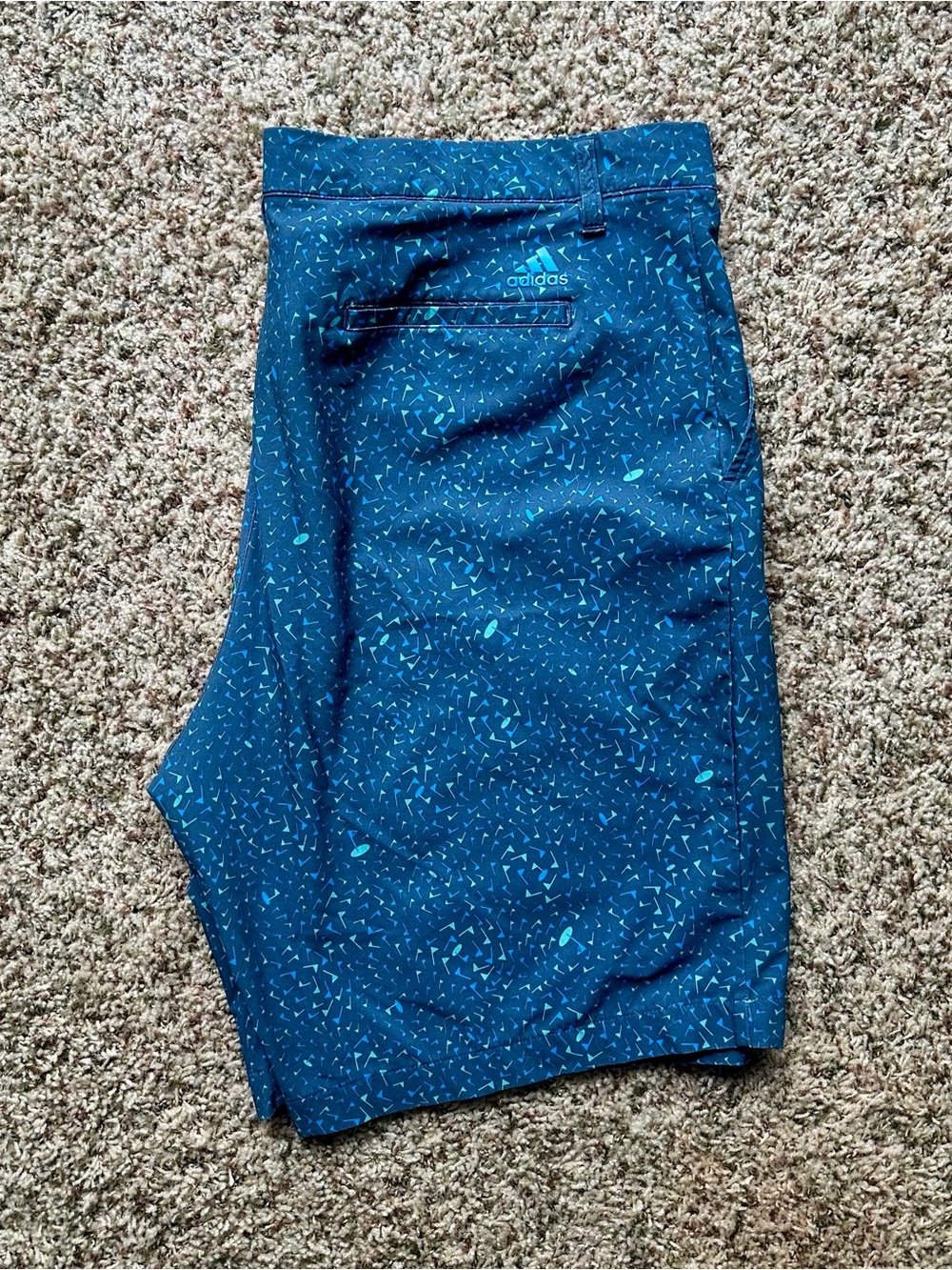 Stunning blue  *ADIDAS Golf* moisture wicking men’s casual golf ⛳️ shorts - 40